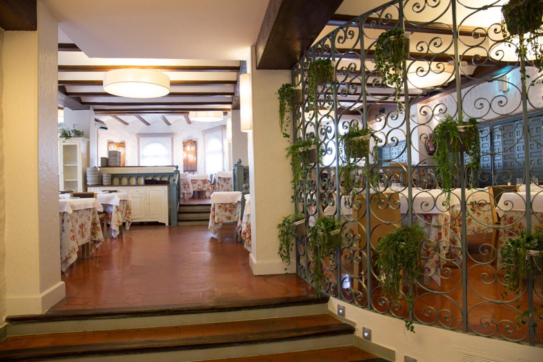 Hotel La Carreta Chiva Bagian luar foto