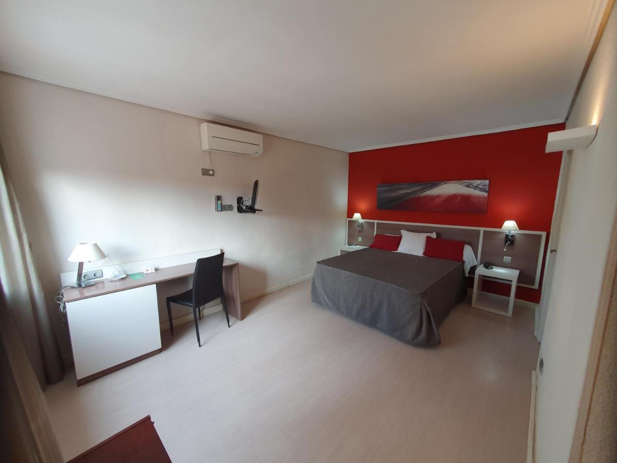 Hotel La Carreta Chiva Bagian luar foto