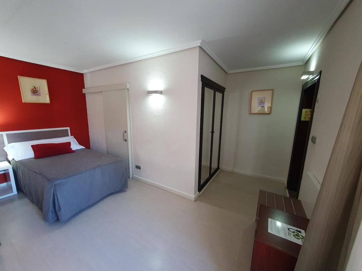 Hotel La Carreta Chiva Bagian luar foto