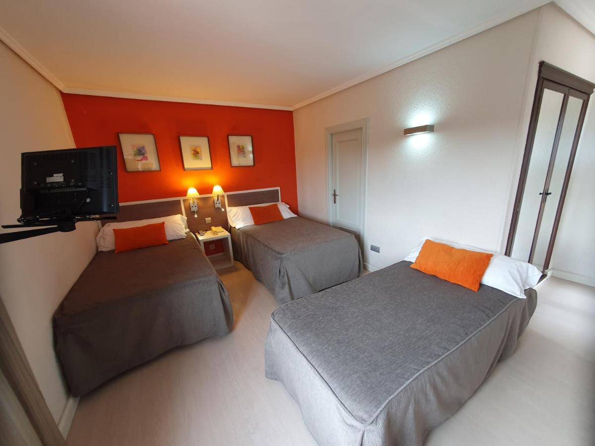Hotel La Carreta Chiva Bagian luar foto