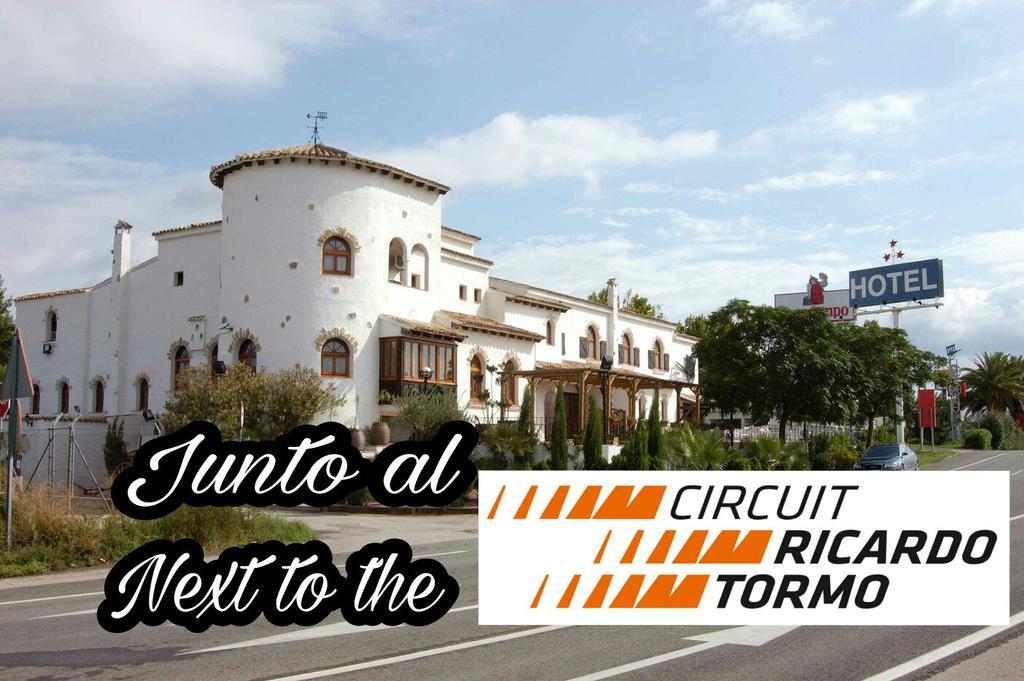 Hotel La Carreta Chiva Bagian luar foto