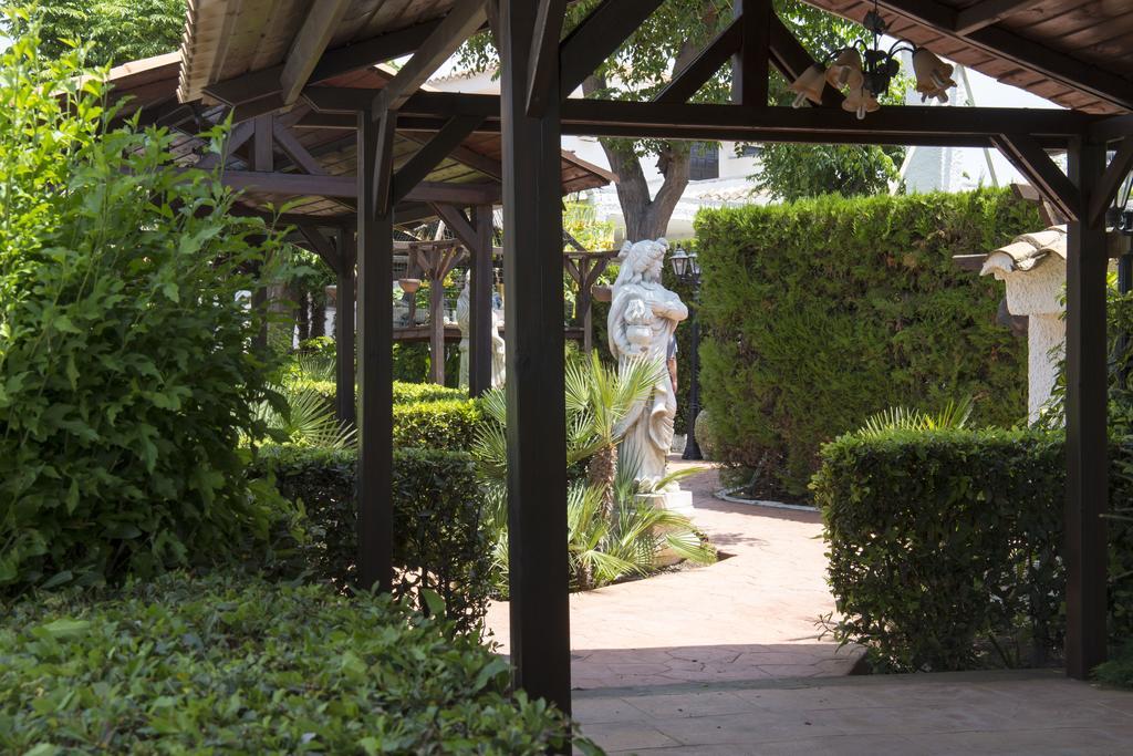 Hotel La Carreta Chiva Bagian luar foto