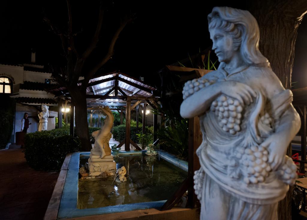 Hotel La Carreta Chiva Bagian luar foto
